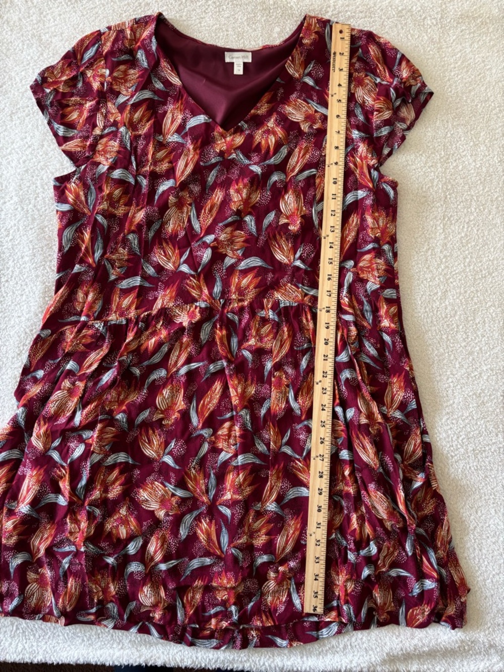 Garnet Hill Burgundy V‑Neck Short Sleeve Floral Mini Dress - Picture 9 of 14